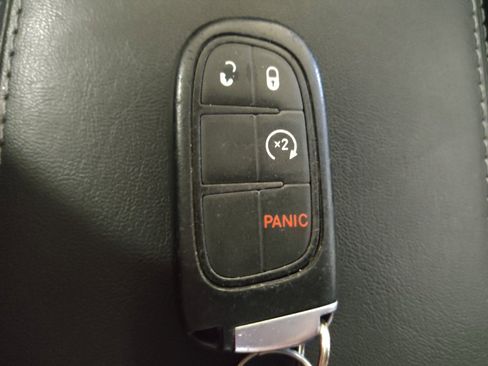 Used 2020 Jeep Cherokee Latitude Plus w/ Travel & Safety Group FWD image 32