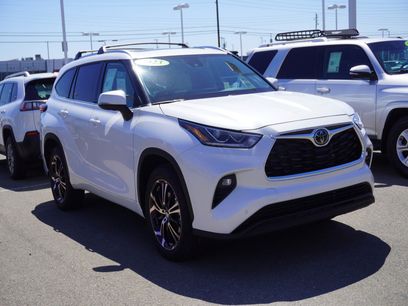 Used 2023 Toyota Highlander Limited