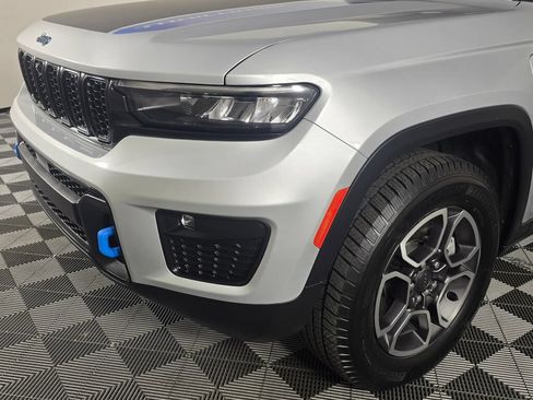 Used 2022 Jeep Grand Cherokee Trailhawk AWD/4WD image 9