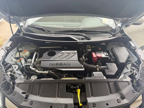 Used 2025 Nissan Rogue SV FWD image 34