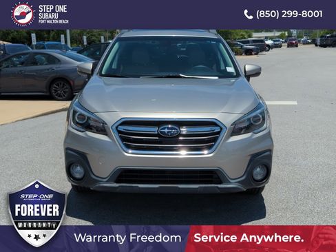 Used 2018 Subaru Outback 2.5i Limited AWD/4WD image 10