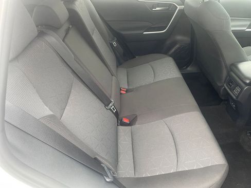 Used 2025 Toyota RAV4 XLE image 38