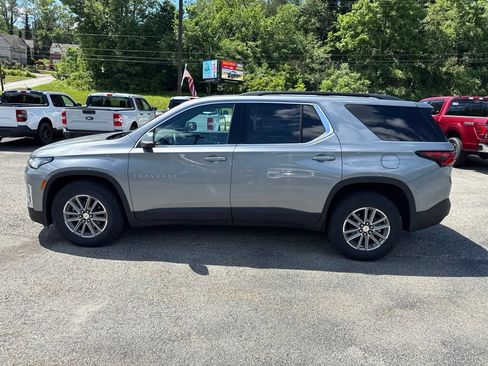 Used 2023 Chevrolet Traverse LT AWD/4WD image 3