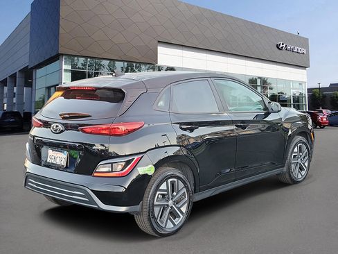 Certified 2023 Hyundai Kona SE image 2