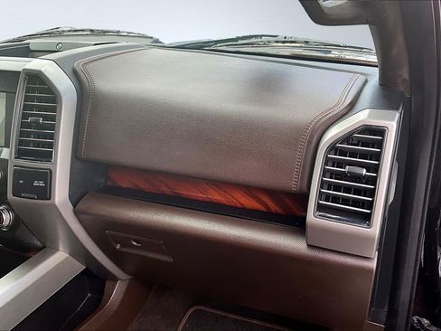 Used 2018 Ford F150 King Ranch image 28
