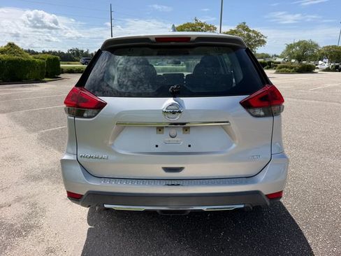 Used 2018 Nissan Rogue S AWD/4WD image 4