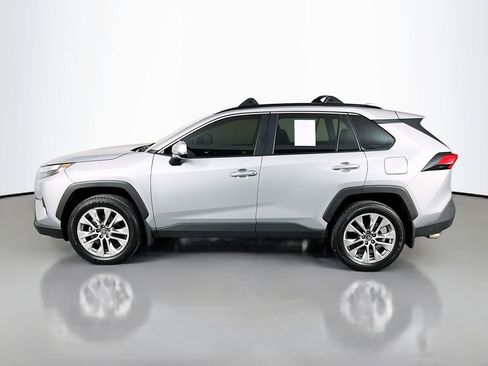 Used 2025 Toyota RAV4 XLE Premium image 5