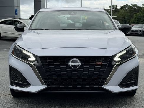 Used 2024 Nissan Altima 2.5 SR FWD image 10
