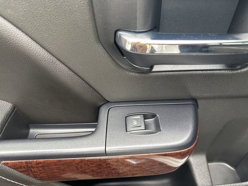 Used 2015 GMC Sierra 1500 SLT w/ SLT Crew Cab Value Package image 38