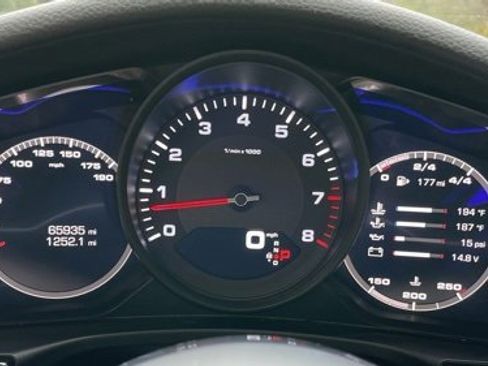 Used 2019 Porsche Panamera image 22