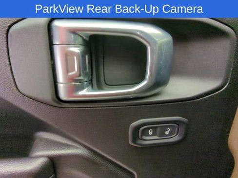 Used 2025 Jeep Wrangler Sport AWD/4WD image 7