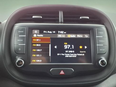 Used 2023 Kia Soul LX FWD image 25
