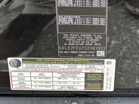 Certified 2025 Land Rover Defender 130 X-Dynamic SE AWD/4WD image 21