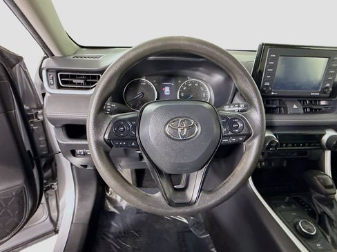 Used 2022 Toyota RAV4 LE image 13