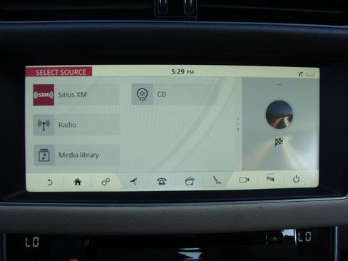 Used 2017 Jaguar XF Prestige image 19