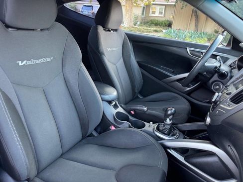 Used 2012 Hyundai Veloster image 11