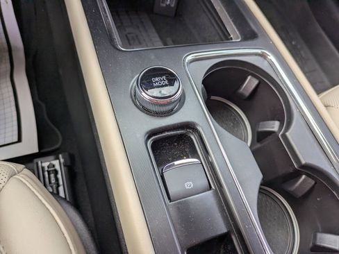 Used 2025 Lincoln Corsair FWD w/ Equipment Group 101A image 14