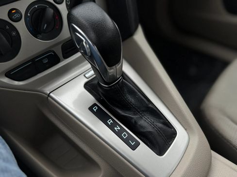 Used 2012 Ford Focus SE FWD image 18