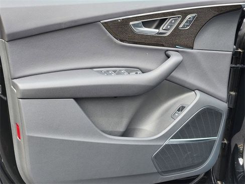 New 2025 Audi Q7 2.0T Premium image 22