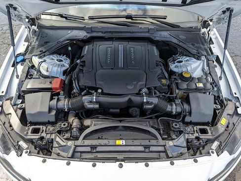 Used 2017 Jaguar XF R-Sport AWD/4WD image 45