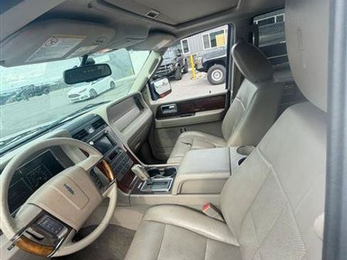 Used 2012 Lincoln Navigator L 4WD image 9
