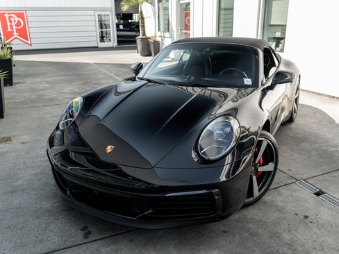 Used 2021 Porsche 911 Carrera 4S AWD/4WD image 3