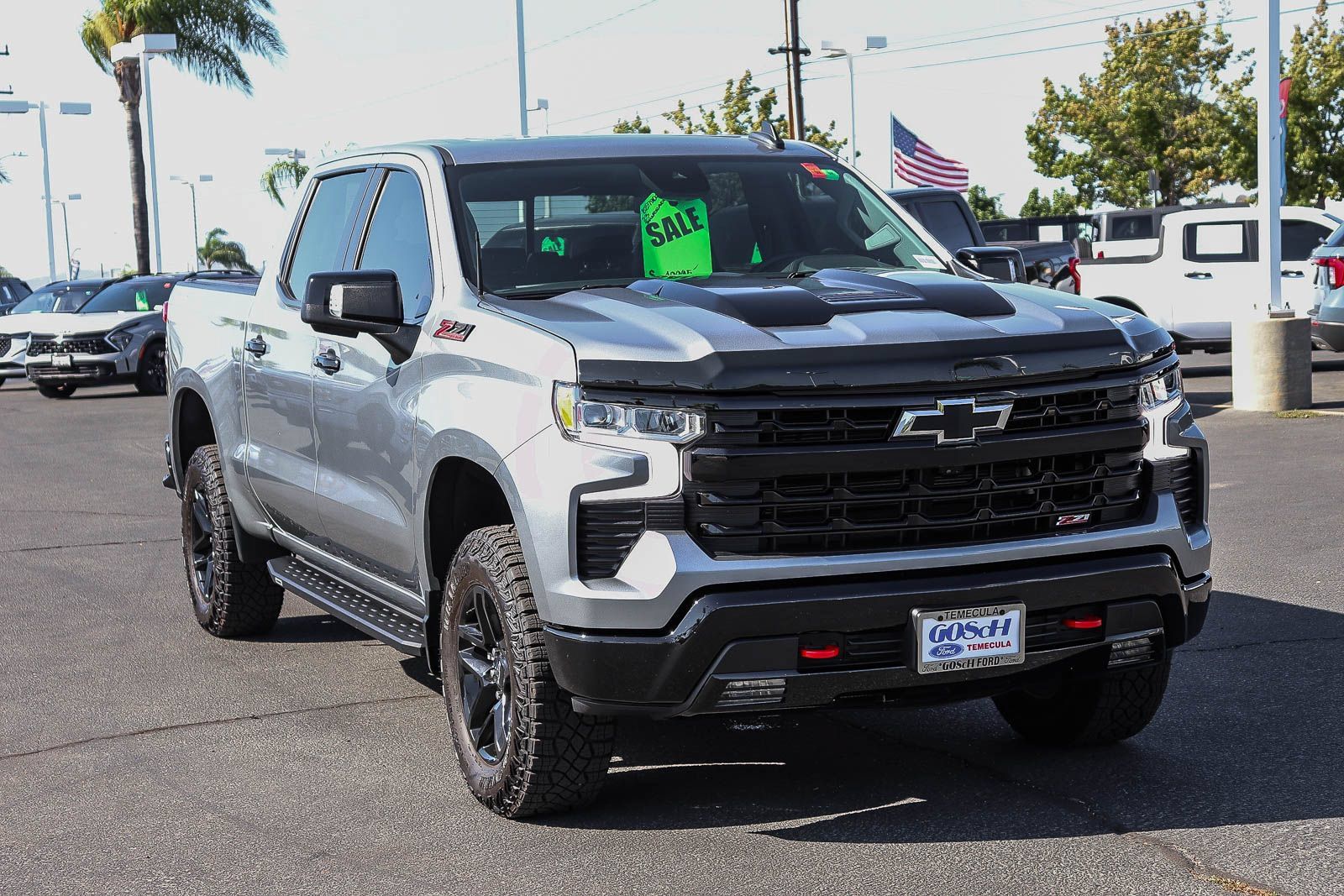 Used 2023 Chevrolet Silverado 1500 LT Trail Boss w/ LT Trail Boss Premium Package AWD/4WD image 3