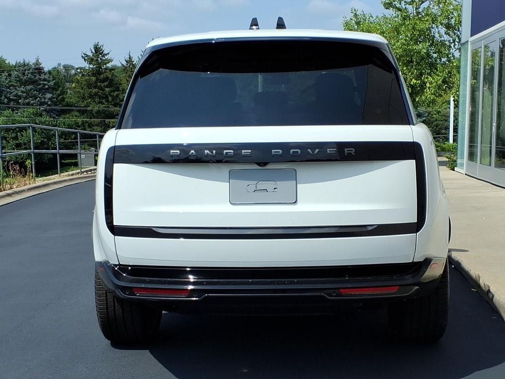 New 2026 Land Rover Range Rover Long Wheelbase SE AWD/4WD image 4