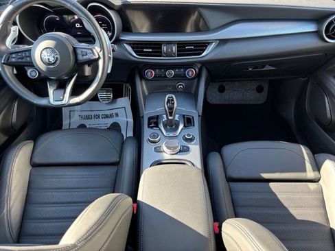 Used 2024 Alfa Romeo Stelvio Veloce AWD/4WD image 12