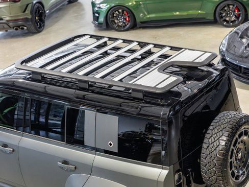 Used 2025 Land Rover Defender 110 AWD/4WD image 20