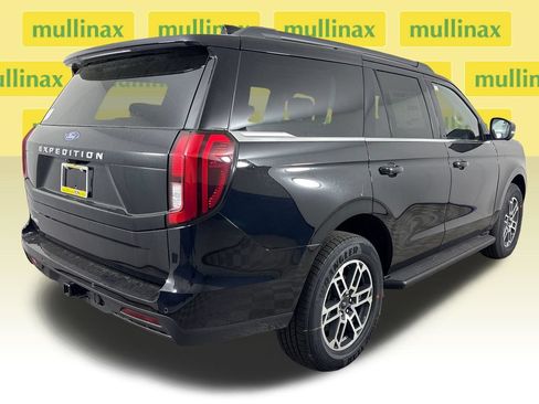 New 2026 Ford Expedition Active RWD image 4
