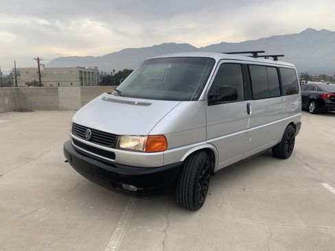 Used 2003 Volkswagen Eurovan MV image 2