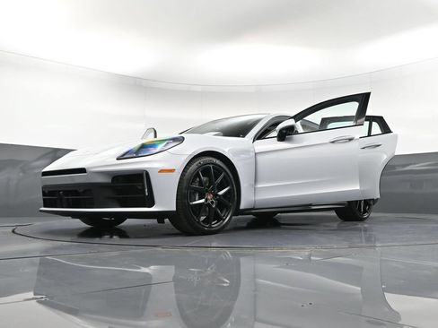 New 2026 Porsche Panamera 4 AWD/4WD image 39