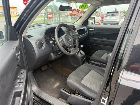 Used 2014 Jeep Patriot Sport w/ Power Value Group AWD/4WD image 8