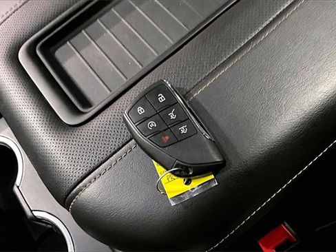 Used 2023 GMC Yukon XL AT4 image 28