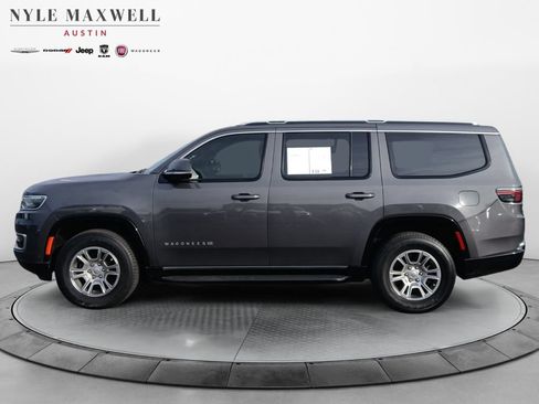 Used 2022 Jeep Wagoneer Series I AWD/4WD image 13