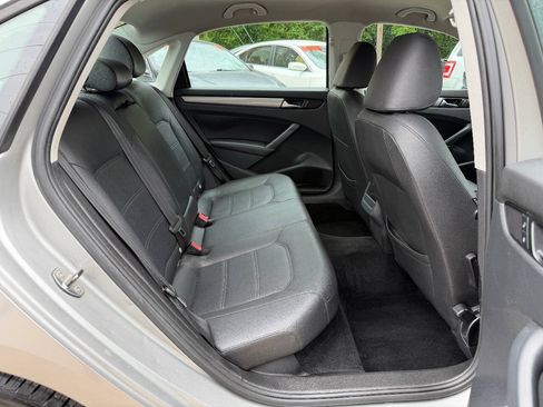 Used 2013 Volkswagen Passat 2.5 S FWD image 11