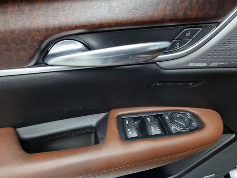 Used 2022 Cadillac XT5 Premium Luxury image 13