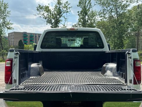 Used 2014 Ford F250 XL w/ Power Equipment Group AWD/4WD image 16