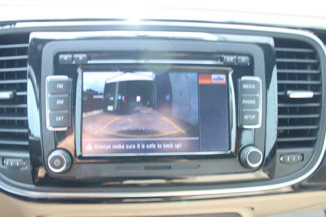 Used 2015 Volkswagen Beetle 1.8T FWD image 36