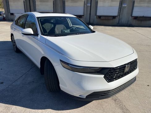 Used 2023 Honda Accord EX image 13