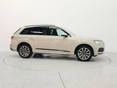 Used 2023 Audi Q7 2.0T Premium Plus w/ Premium Plus Package AWD/4WD image 4