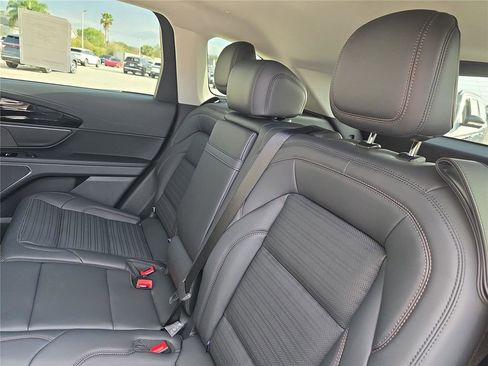 New 2026 Lincoln Nautilus Reserve image 9