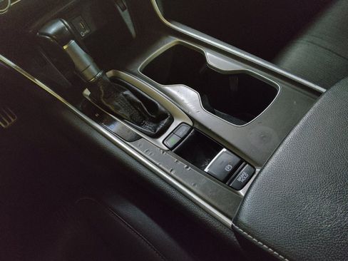 Used 2018 Honda Accord Sport image 26