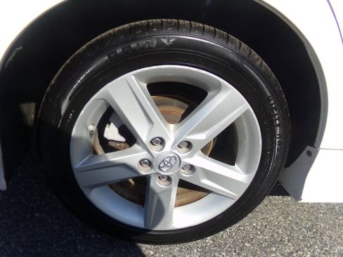 Used 2014 Toyota Camry SE w/ Fleet Convenience Package image 17