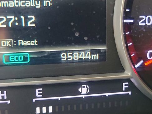 Used 2022 Kia Sorento EX w/ Panoramic Sunroof Package image 10