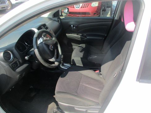 Used 2018 Nissan Versa SV FWD image 9