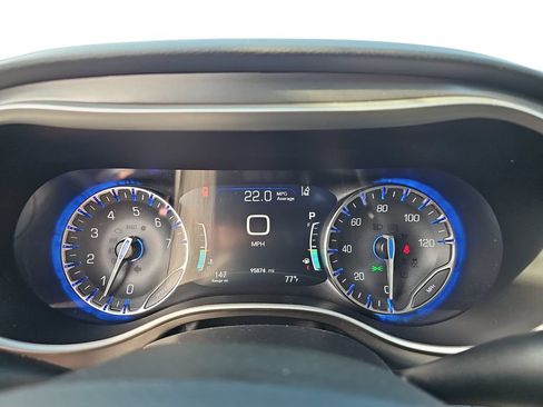 Used 2022 Chrysler Pacifica Touring-L FWD image 19