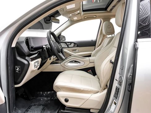 Used 2021 Mercedes-Benz GLE 450 4MATIC w/ AMG Line Exterior image 4