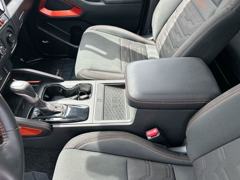 Used 2025 Nissan Frontier PRO-4X w/ Pro Convenience Package image 20